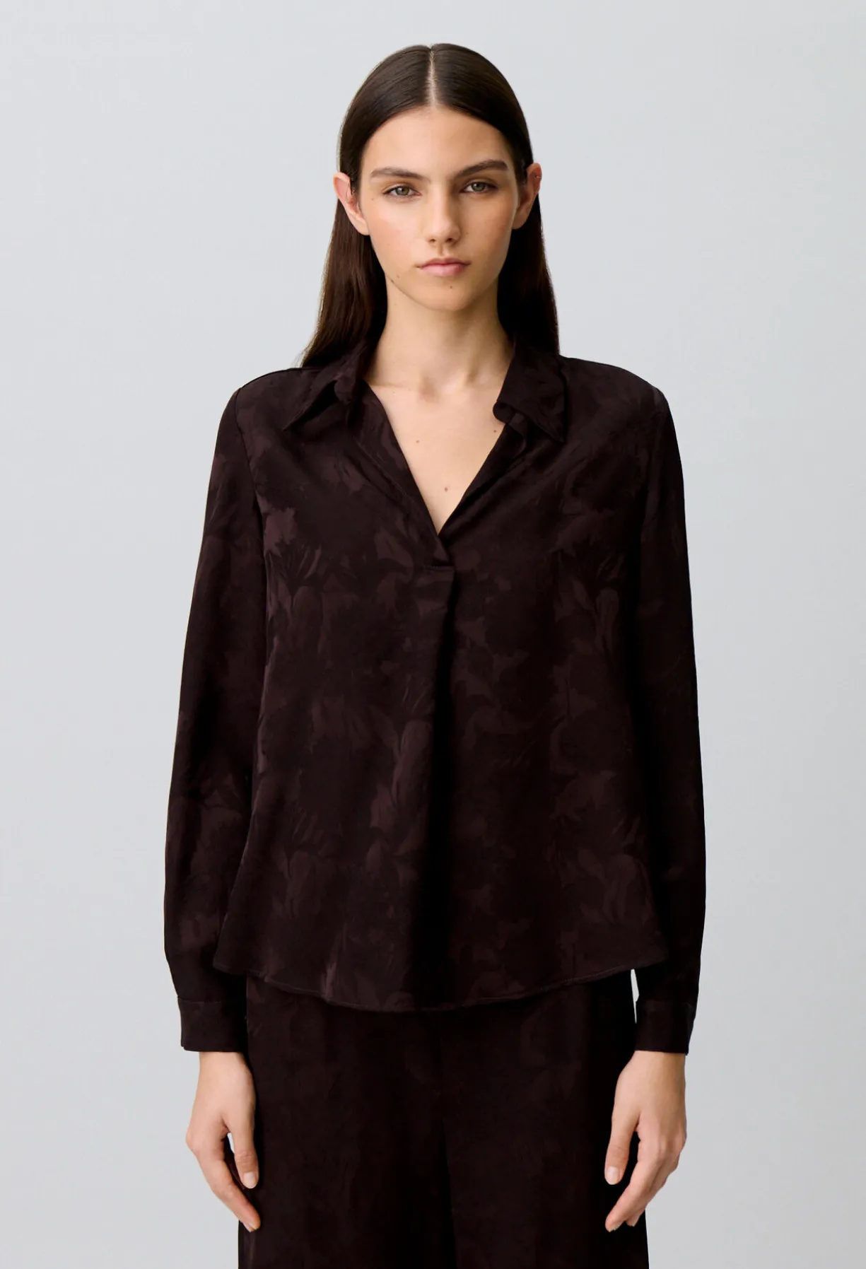 Blouse droite jacquard floral col rabats