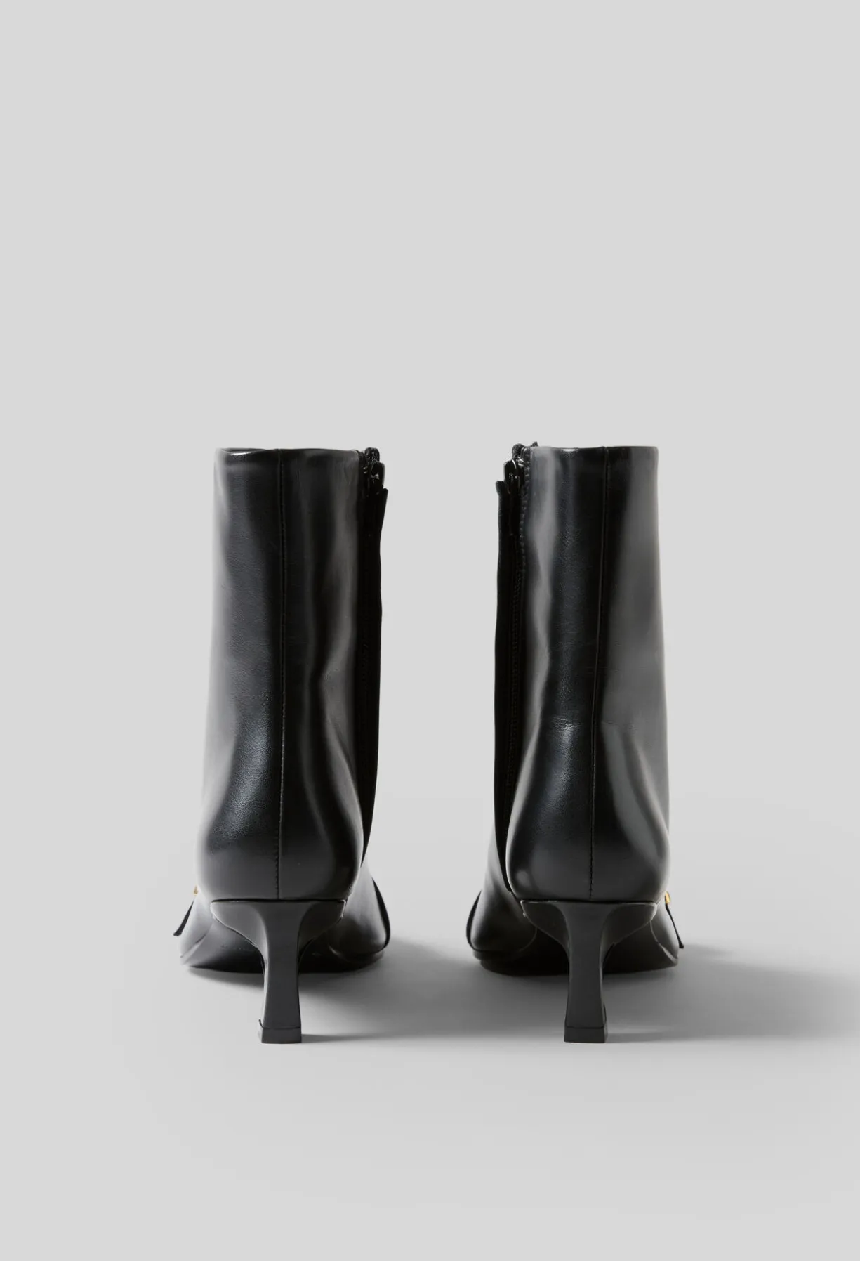 Bottines cuir boucle dorée