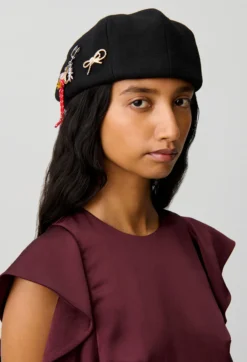Béret lainage broche métallique