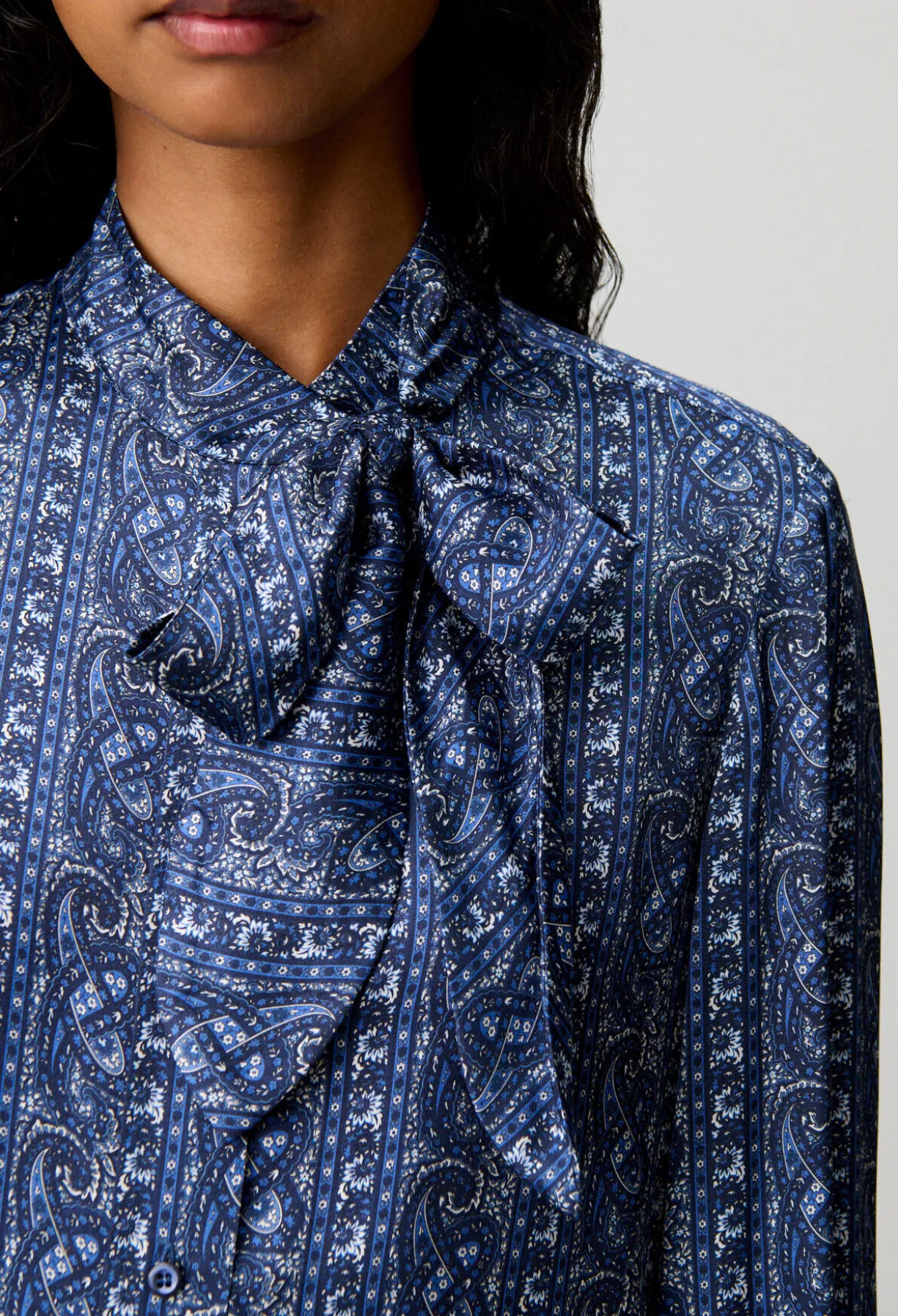 Chemise imprimée lavallière