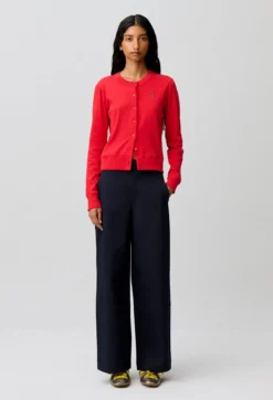 Gilet rouge en coton à cœur dentelle