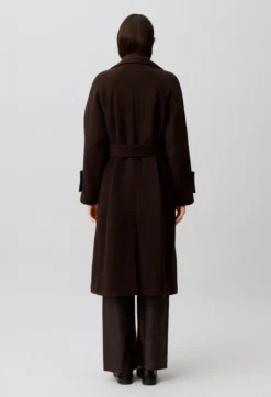 Manteau long ceinturé