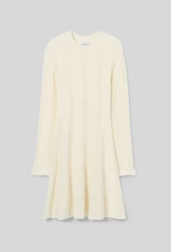 Robe courte maille patineuse