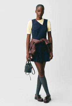 Robe courte sans manches