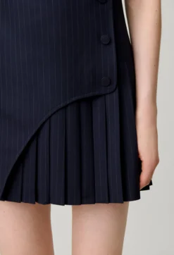 Robe courte sans manches