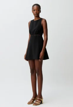 Robe dos nu dentelle