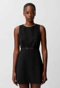 Robe dos nu dentelle