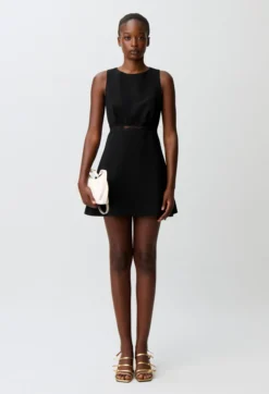 Robe dos nu dentelle