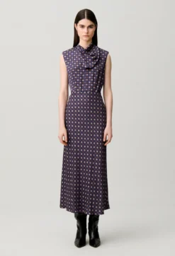 Robe fluide col foulard
