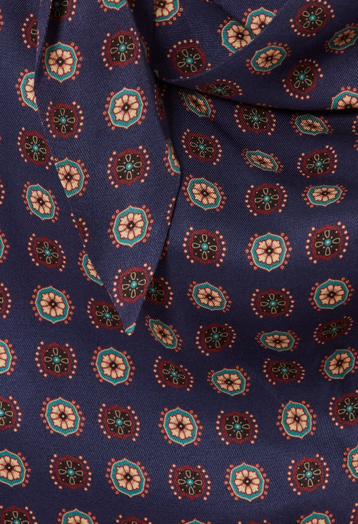 Robe fluide col foulard