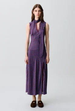 Robe fluide longue dentelle