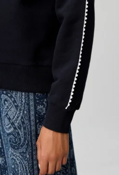 Sweatshirt coton organique broderie C