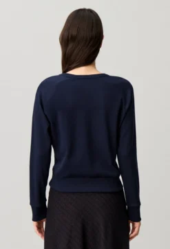 Top marine en coton à cœur dentelle