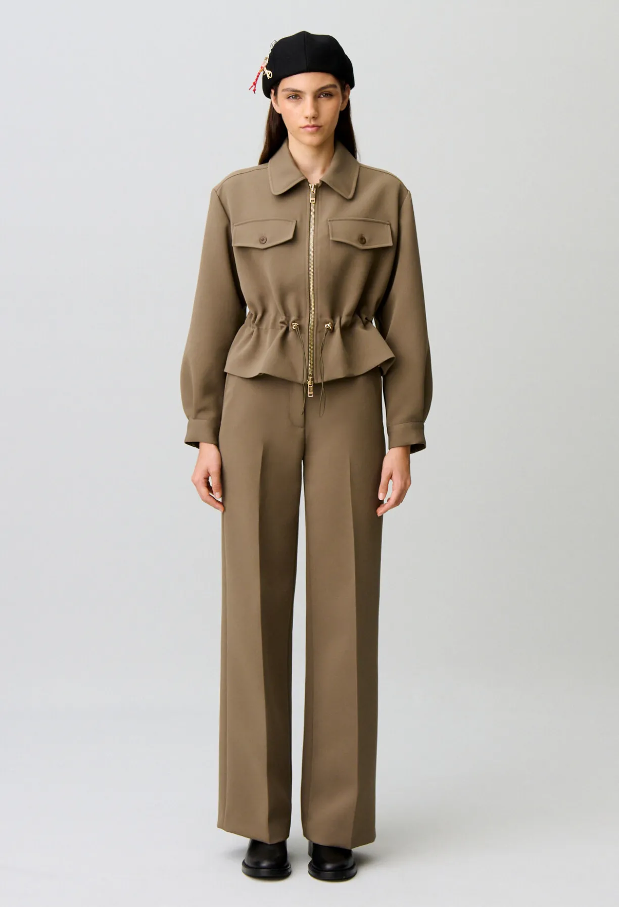 Veste à basque fleur dorés