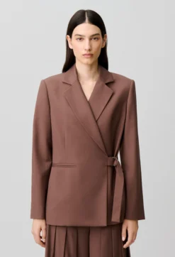 Veste droite double boucle argentée